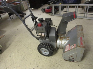 lot 515 image: CRAFTSMAN 22 PATH SNOWBLOWER