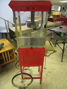 lot 518 image: OLD-FASHIONED MOVIE TIME POPCORN MAKER