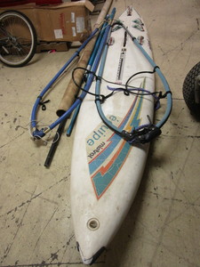 lot 522 image: MISTRAL LCSXR 12 WINDSURFER WITH FIBERSPAR MAST