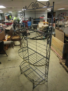 lot 547 image: DECORATIVE METAL DISPLAY SHELF