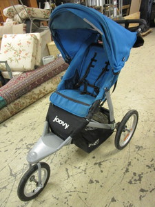 lot 550 image: JOOVY ZOOM 360 ULTRALIGHT JOGGING STROLLER