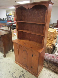 lot 561 image: PINE HUTCH