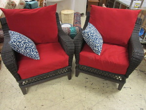lot 563 image: HAMPTON BAY WICKER CHAIRS