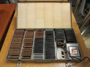 lot 570 image: VINTAGE ILLUMINATED SLIDE VIEWER STORAGE CASE