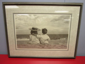 lot 582 image: FRAMED B&W TWO KIDS ON BEACH PRINT