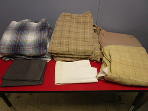 lot 583 image: EDDIE BAUER KING SIZE FLANNEL SHEETS, SONOMA QUEEN PILLOW CASES