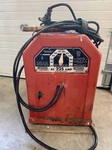 Lincoln Electric 225 amp Arc Welder (works good)