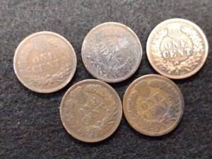 lot 203 image: (5) Indian Head Cents...