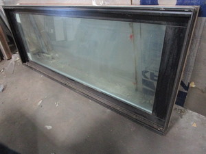 lot 618 image: WINDOW, WITH INNER BLIND, 37 x 95 12