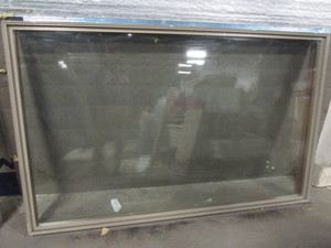 lot 620 image: PICTURE WINDOW, 77 x 48