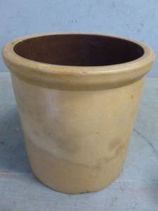 lot 12 image: Antique Crock
