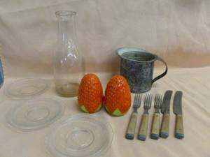 lot 32 image: Vintage Kitchen