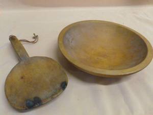 lot 34 image: Antique Lefse Bowl