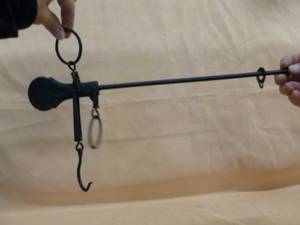 lot 35 image: Antique Scale
