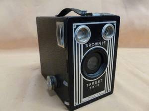 lot 55 image: Vintage Camera