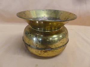 lot 61 image: Vintage Spittoon
