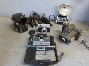 lot 101 image: Vintage Cameras