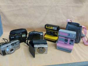lot 102 image: Cameras