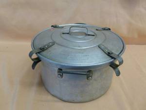 lot 104 image: Vintage Pressure Cooker