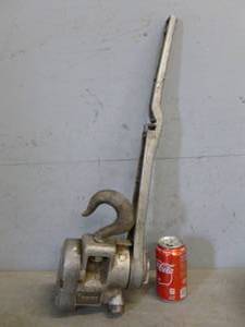 lot 123 image: Chain Hoist
