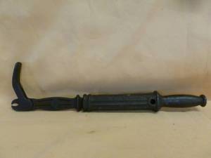 lot 133 image: Antique Nail Puller