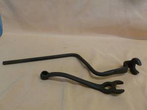 lot 142 image: Vintage Ford Wrenches
