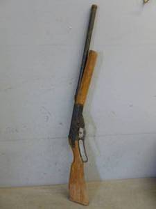 lot 172 image: BB Gun