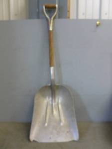 lot 173 image: Aluminum Scoop Shovel