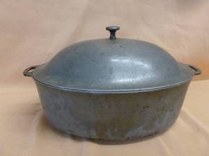 lot 178 image: Vintage Kitchen