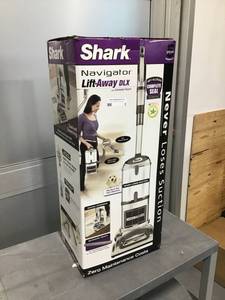 SHARK Navigator Lift-Away DLX Vacuum Cleaner