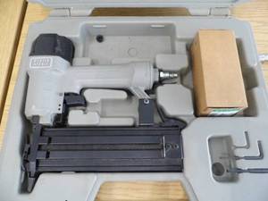 lot 9 image: Air Nailer - Grease Gun