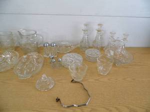 lot 16 image: Glassware w Tote