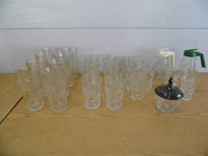 lot 20 image: Glassware w Tote
