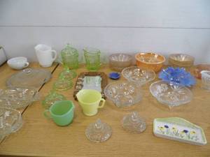 lot 25 image: Glassware