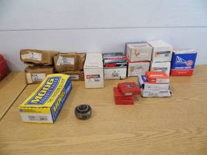 lot 32 image: Assorted Auto Parts