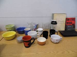 lot 45 image: Dishes - Books