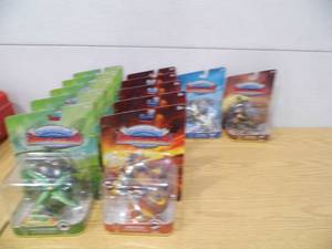 lot 49 image: Skylander Toys