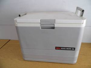 lot 63 image: Igloo Kool Mate 36