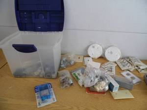 lot 76 image: Electrical Parts - Tote