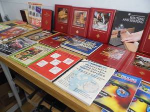lot 82 image: How To Books - Magazines