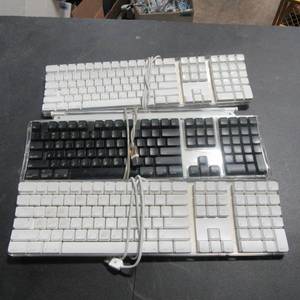3 APPLE KEYBOARDS wnumber pads