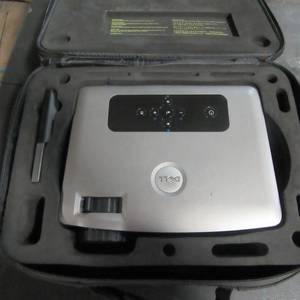 Dell Projector with carrying case