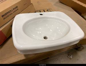 lot 29 image: Display Sink