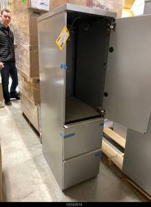 lot 57 image: Locking Storage Locker