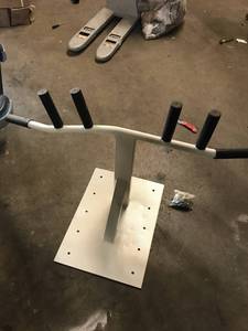 Wall mount pull up bar