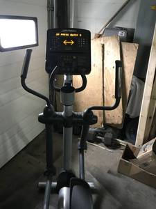 Life Fitness Integrity Series Cross Trainer Elliptical