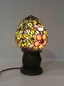 Tiffany Style Table Lamp - Floral Pattern