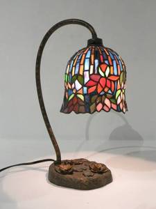 Tiffany Style Table Lamp - Floral Pattern