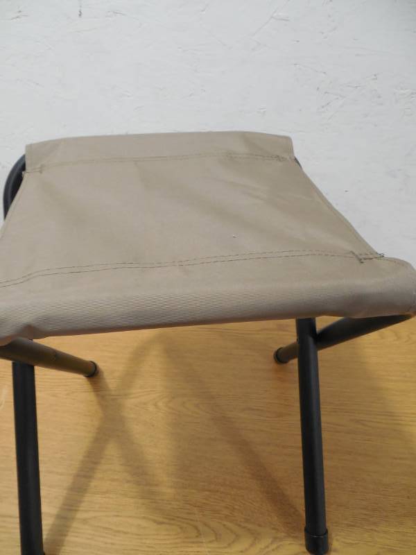 lot 123 image: Coleman Canvas bench Chair