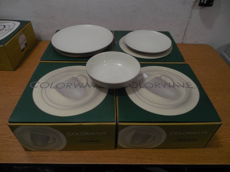 lot 95 image: (4) Noritake 3-Piece Colorwave Coupe Place Setting Dinnerware Set - Sand